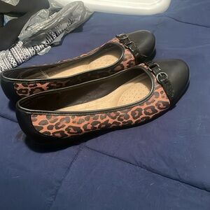 women’s flats